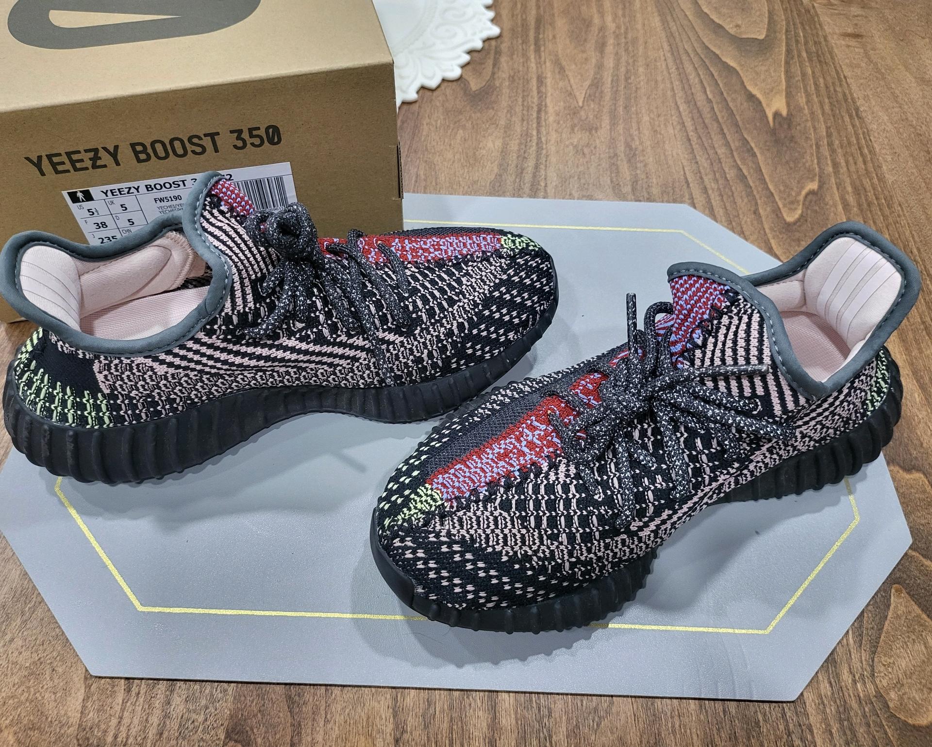 이지부스트 350 V2 예힐 여성 US 5 1/2  2
