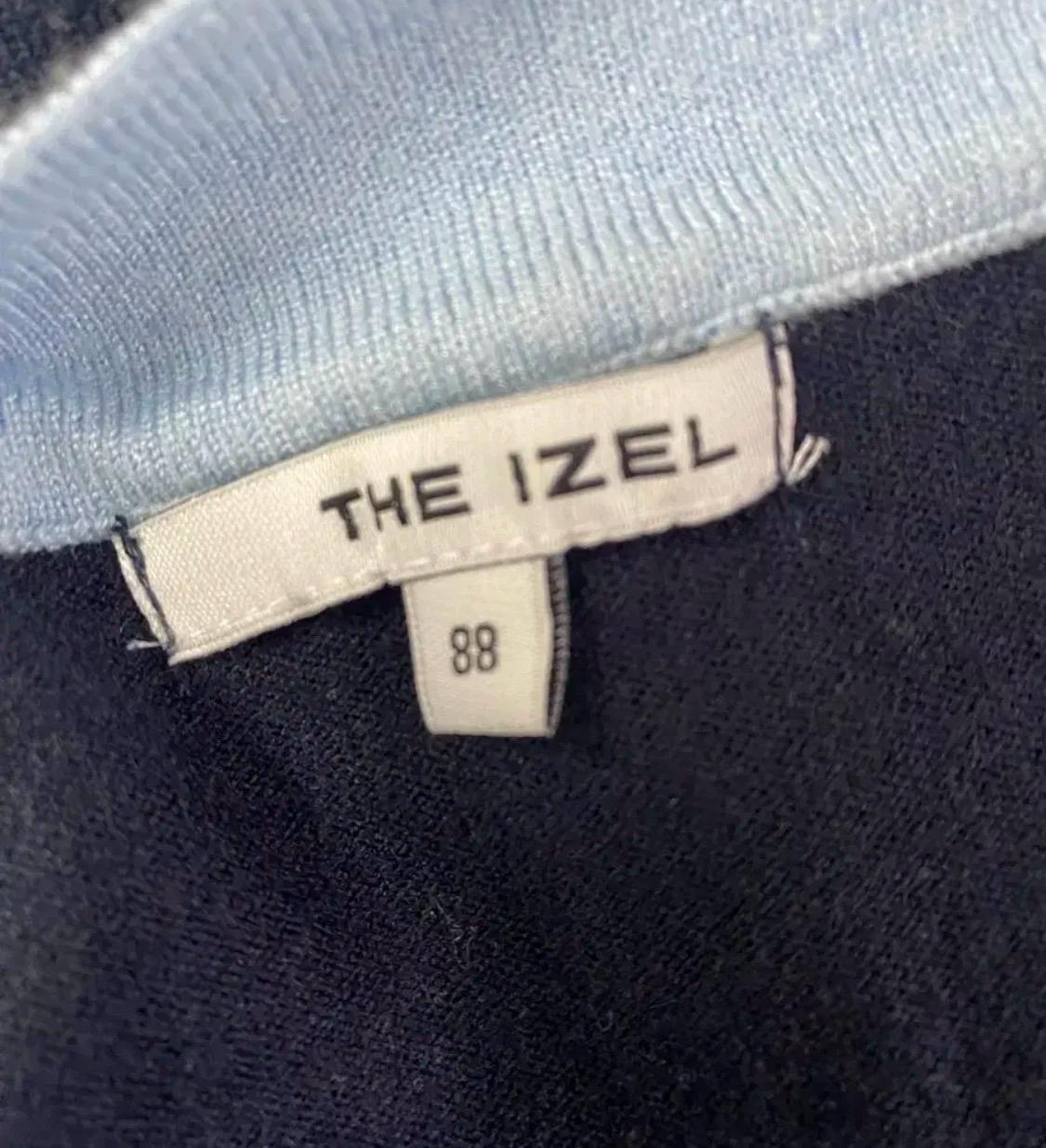새상품-THE IZEL 배색 브이넥 가디건 네이비 8