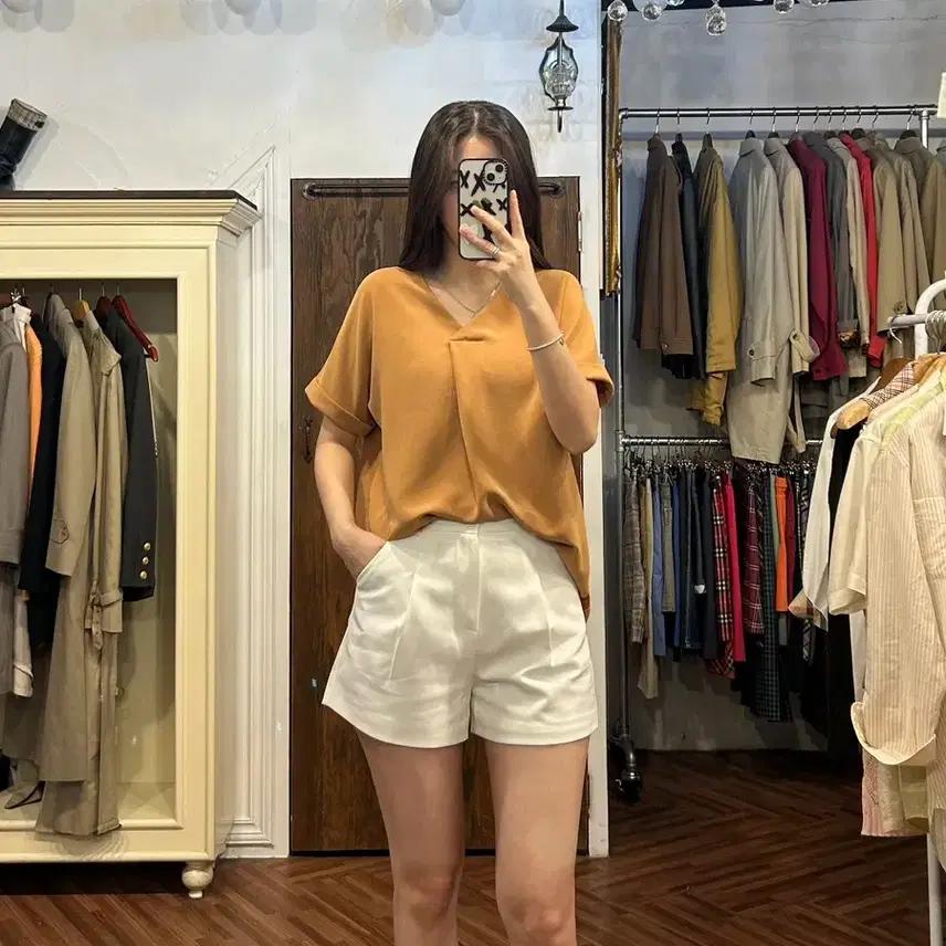 띠어리 정품 브이넥 카멜 블라우스 6