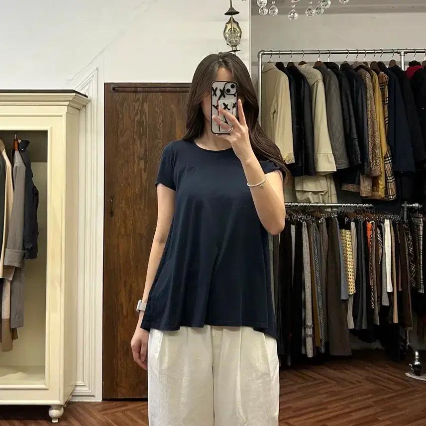 버버리 정품 네이비 플레어 뒷쉬폰 티셔츠 9