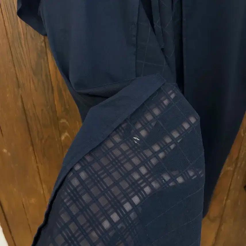 버버리 정품 네이비 플레어 뒷쉬폰 티셔츠 8