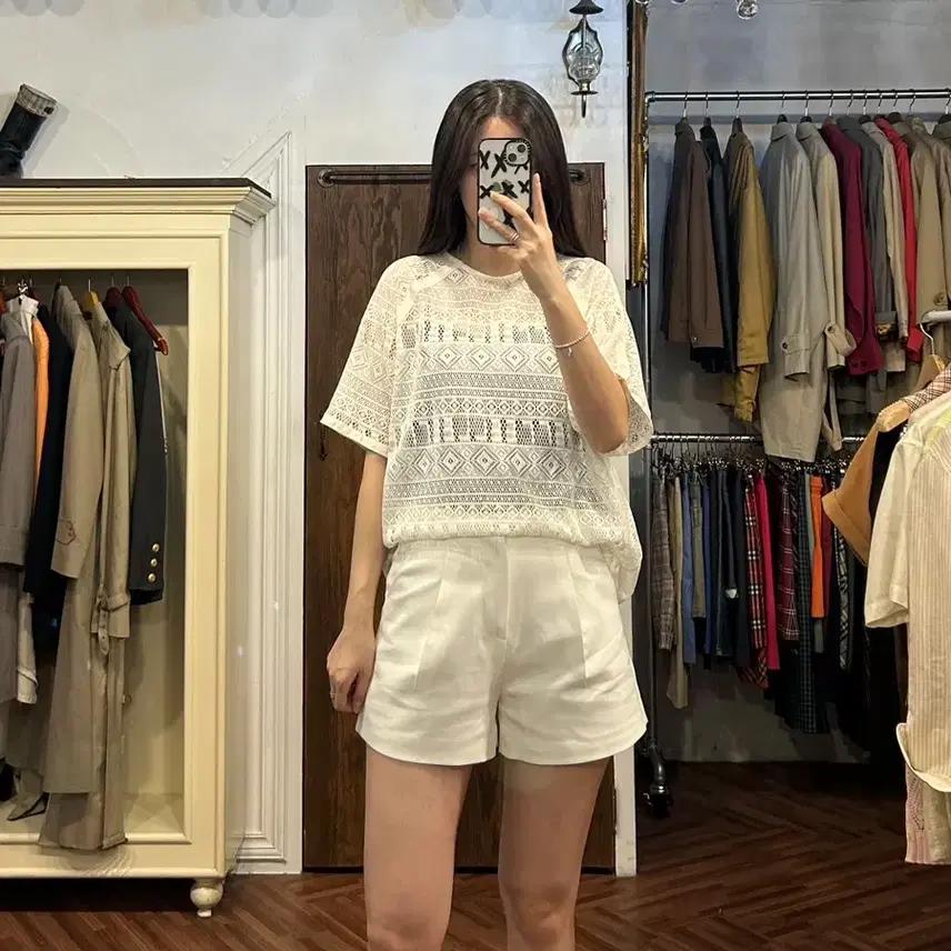 엘르 정품 펀칭 블라우스 7