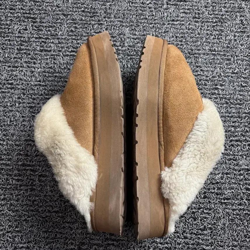 UGG 어그 오즈웨어 다니엘라 앵클 플랫폼 슈즈 2080 5