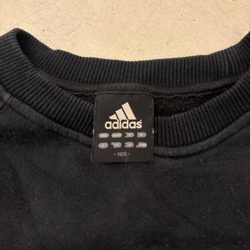 아디다스 Adi Dassler 맨투맨 블랙 4