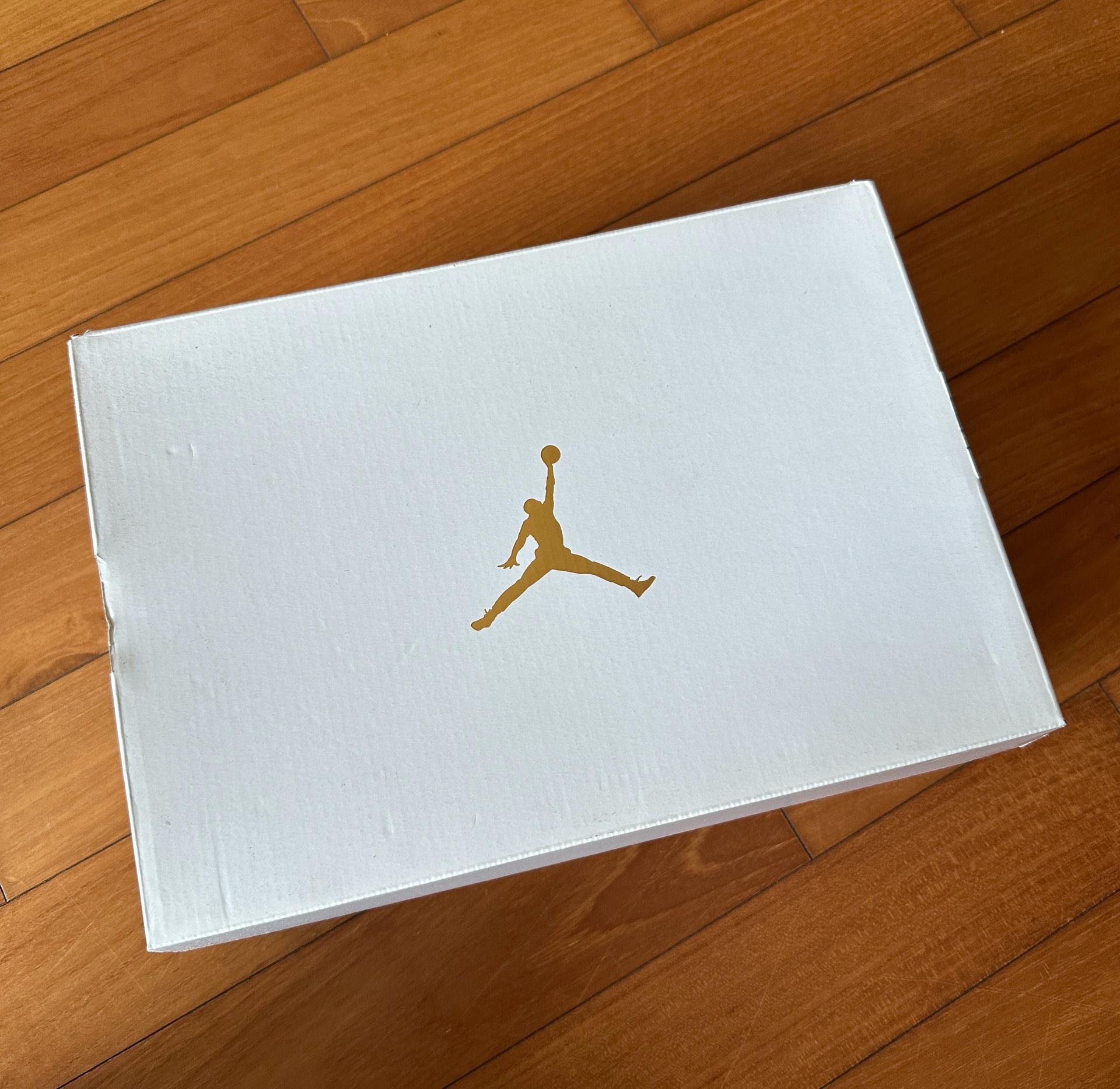 나이키 조던1 MID SE 라이트벌브 235 6