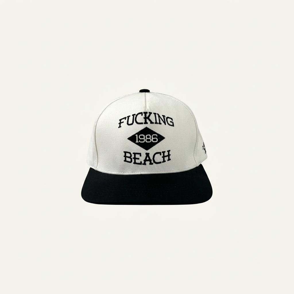 덕다이브 FUCKING BEACH 1986 스냅백 화이트(1638) 1