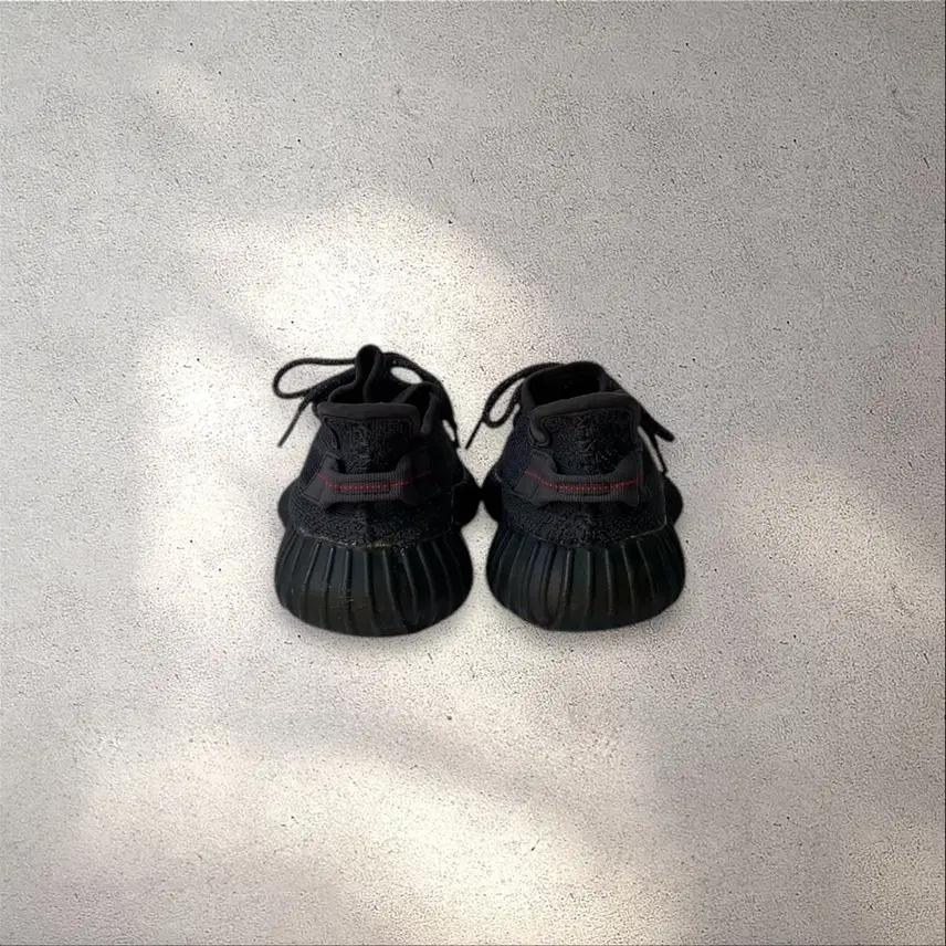 아디다스 이지부스트 350 V2 트리플 블랙 5