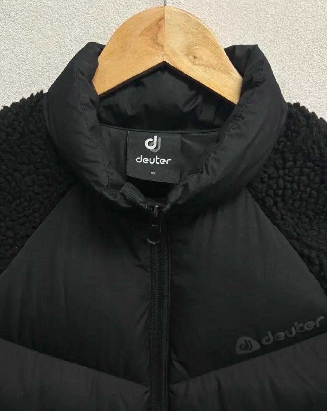 도이터 deuter 블랙 경량패딩 95 5