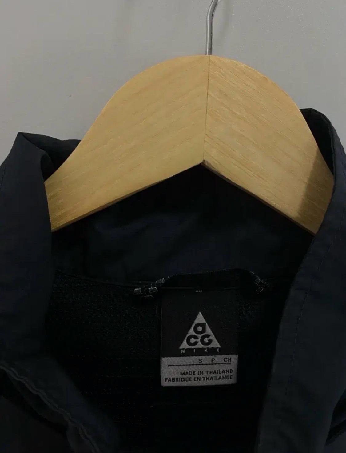 나이키 ACG 바람막이 S 6