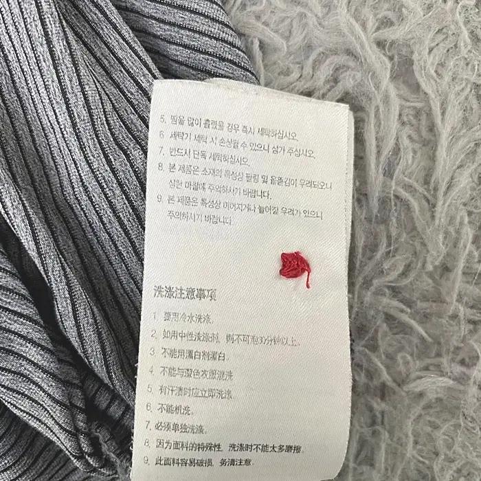 루이까스텔 반팔 라운드넥 티셔츠 100 3