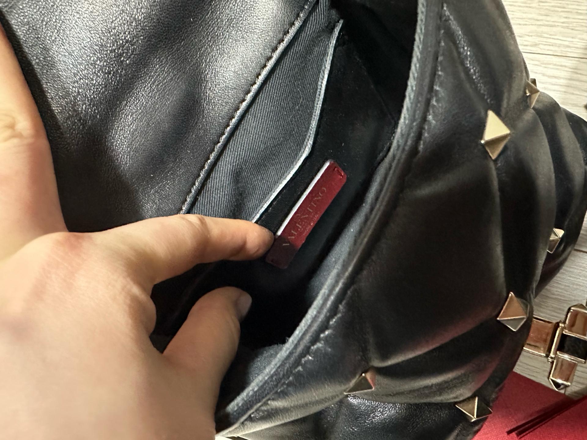 발렌티노 락스터드 스파이크 탑핸들 숄더백 5