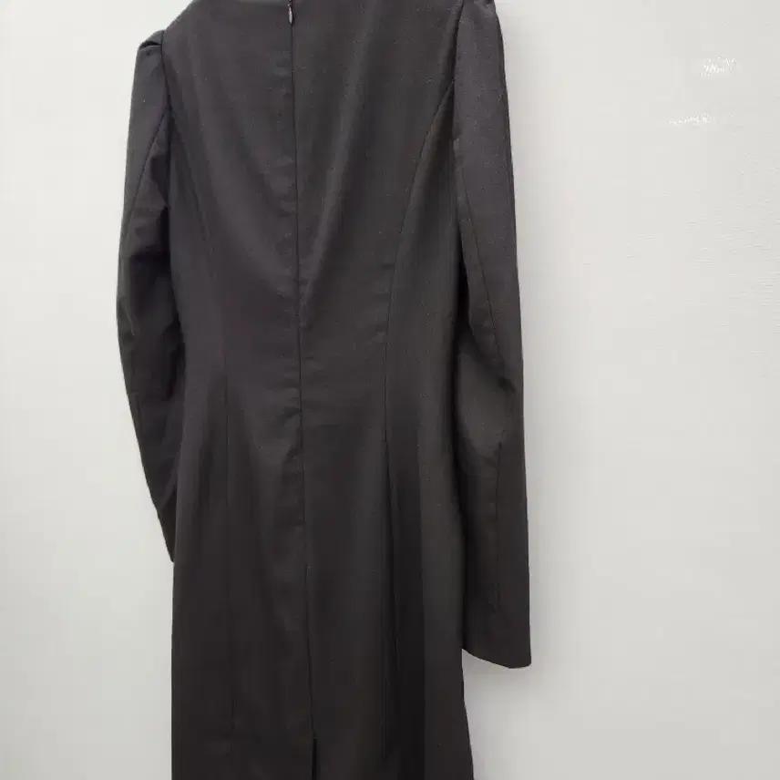 모조에스핀 블랙 드레이프 원피스 6