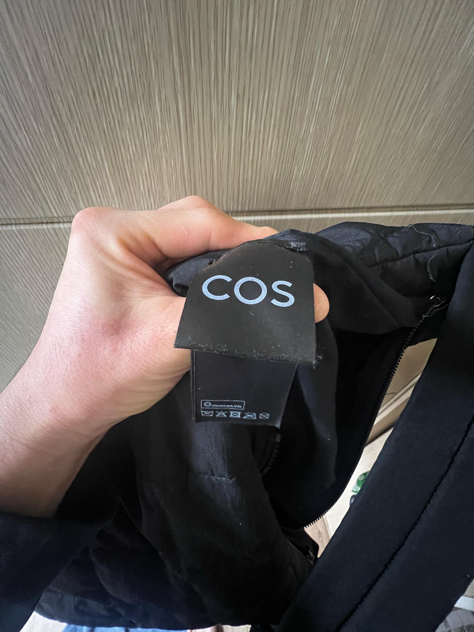 COS 퀼팅 메신저백 립스타 블랙 4