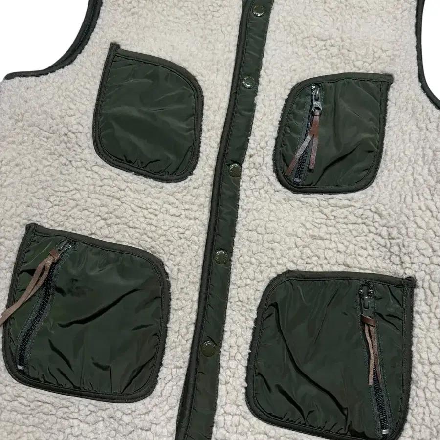 A Blue Garments 에이블루가먼츠 4포켓 후리스 베스트 4
