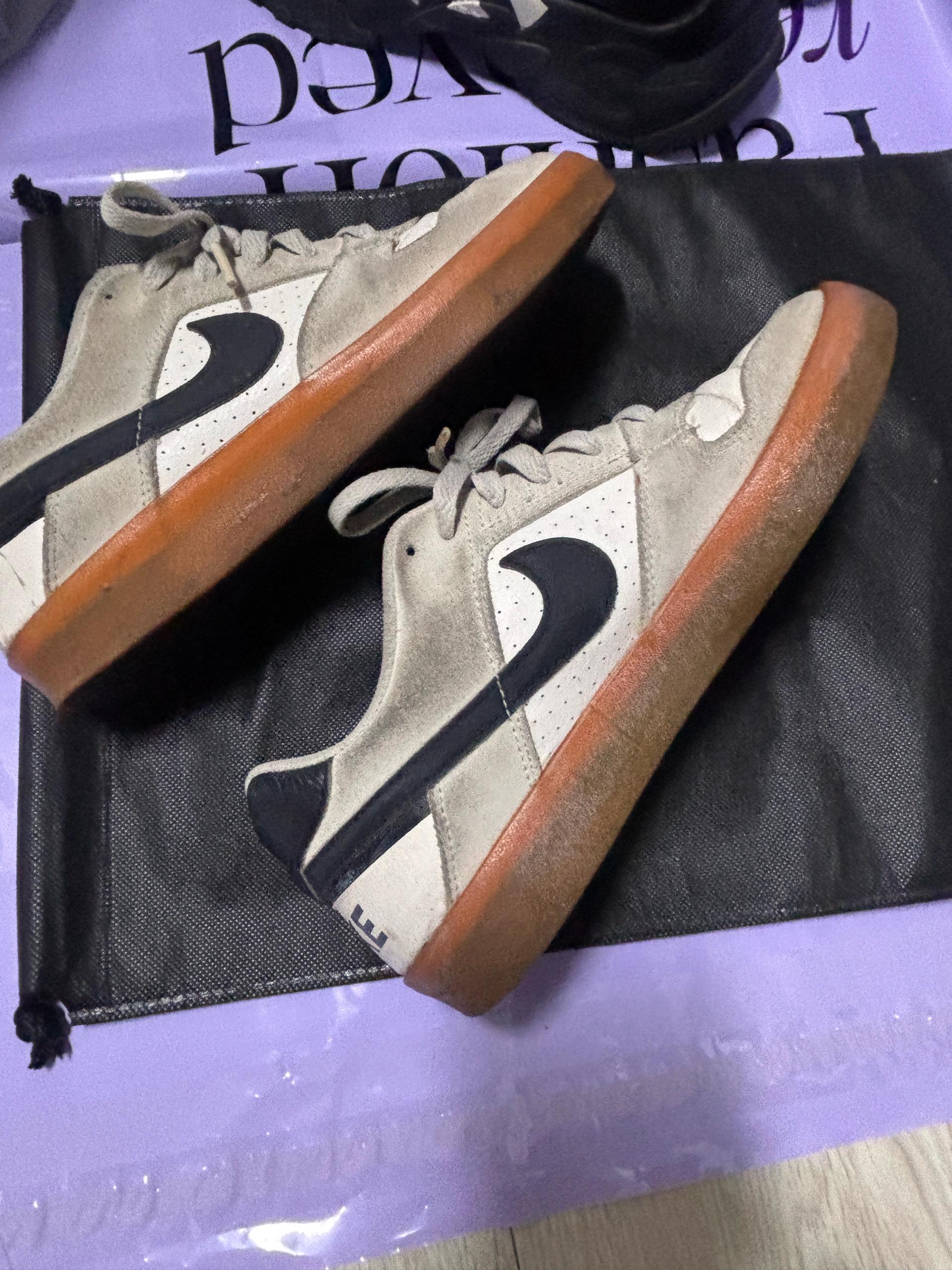 나이키 SB 스니커즈 240 4