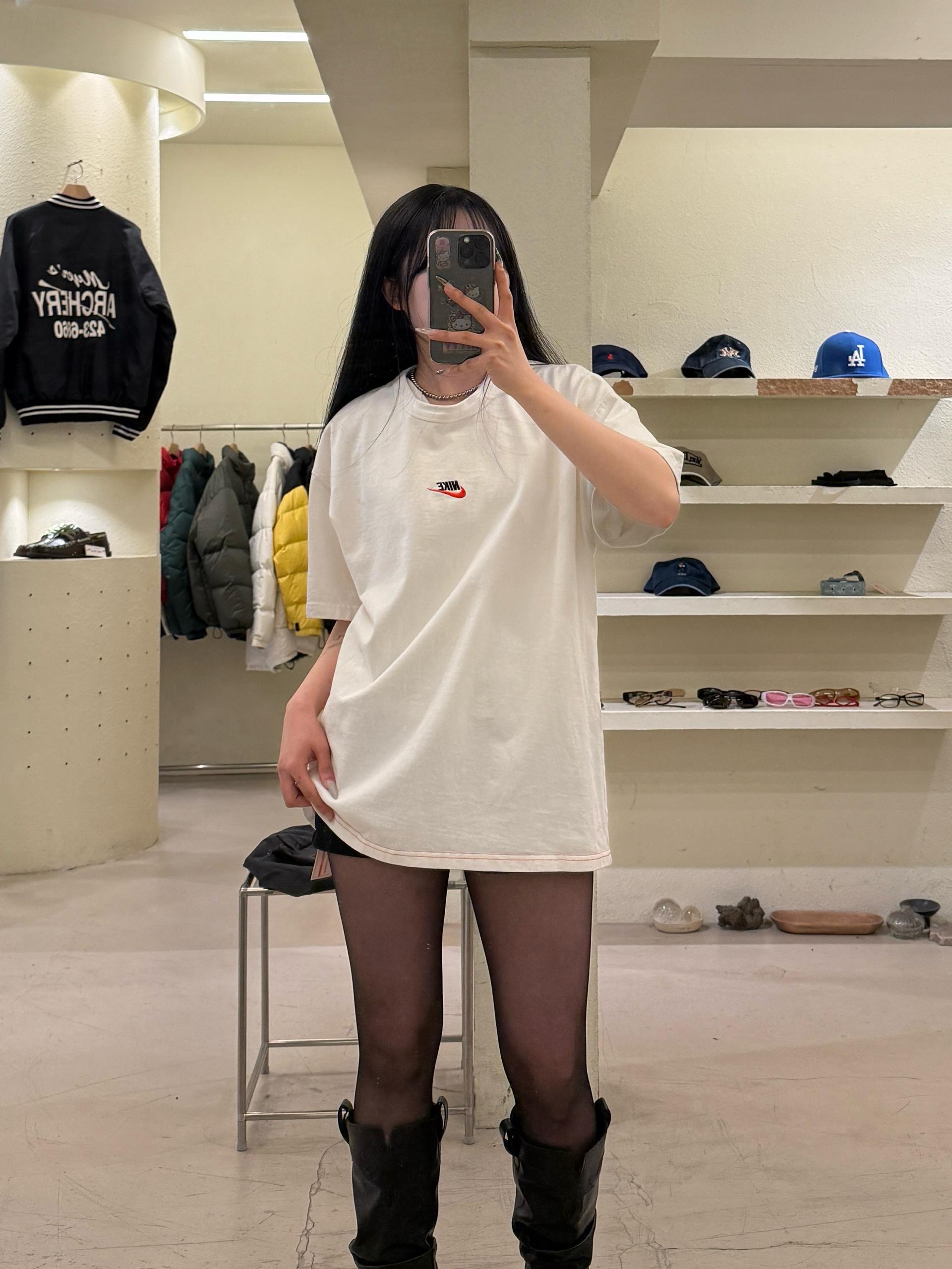 나이키 센터 스우시 반팔 티셔츠 U981 2