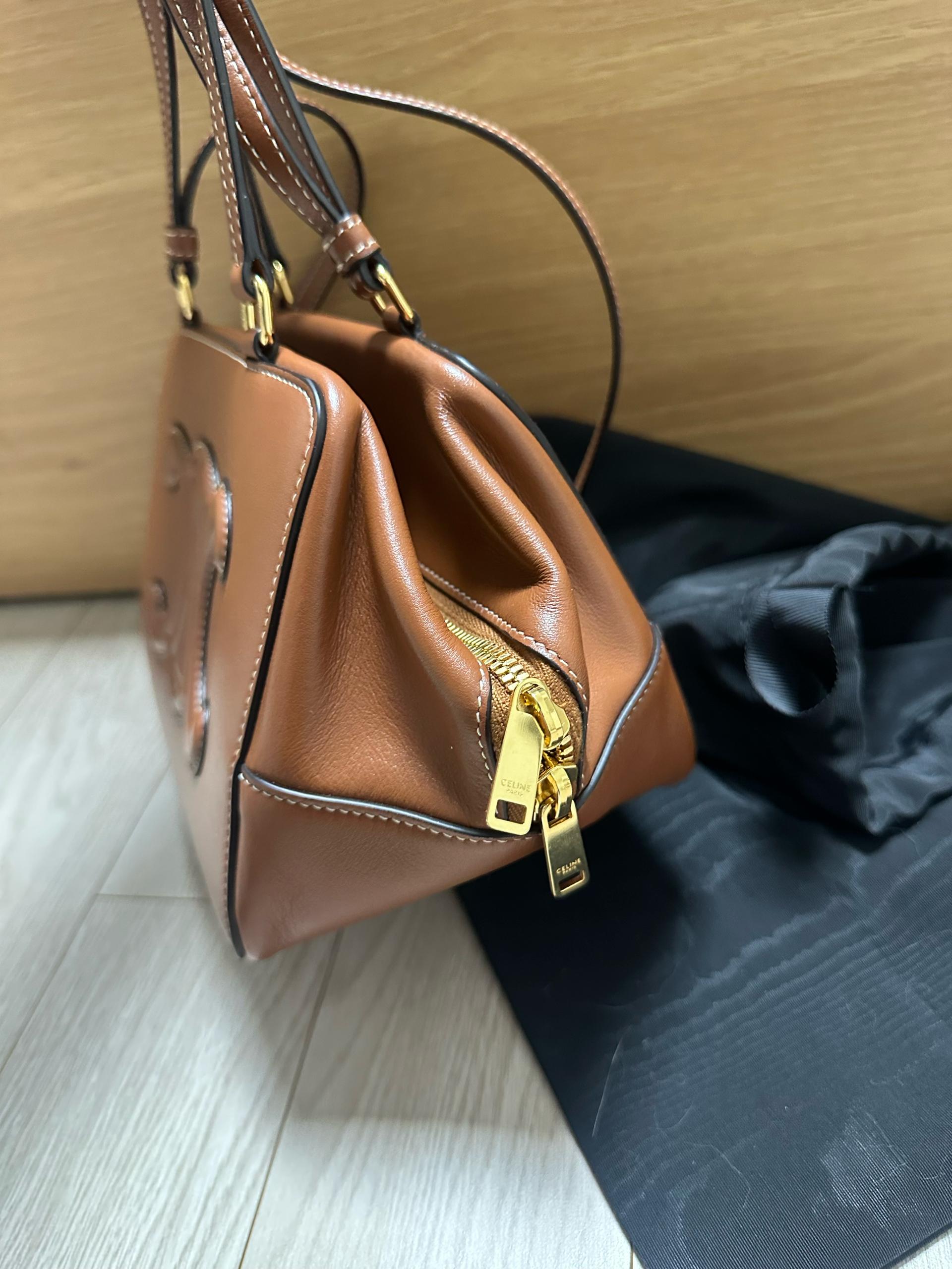 셀린느 폴디드 큐브백 5