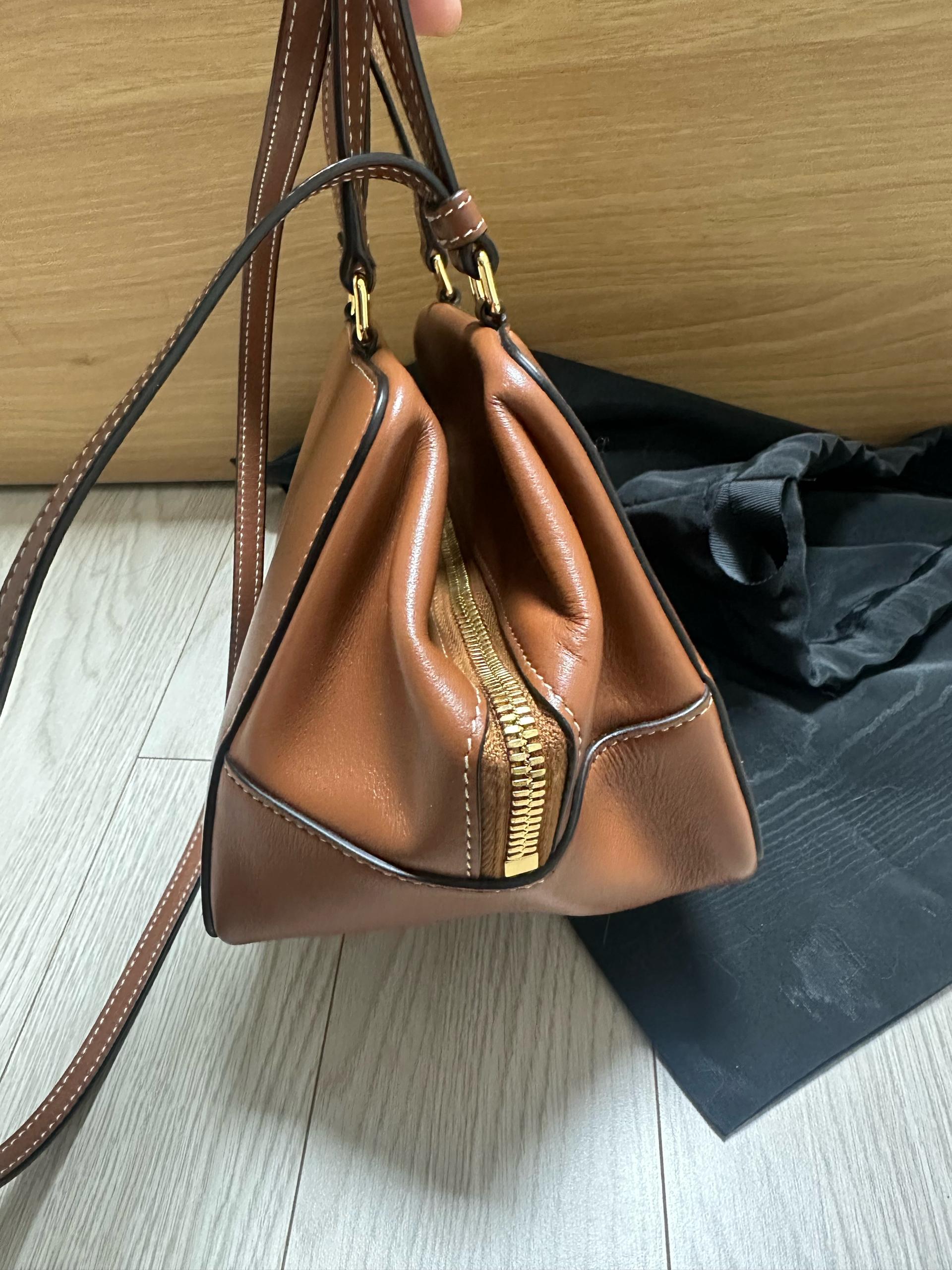 셀린느 폴디드 큐브백 4
