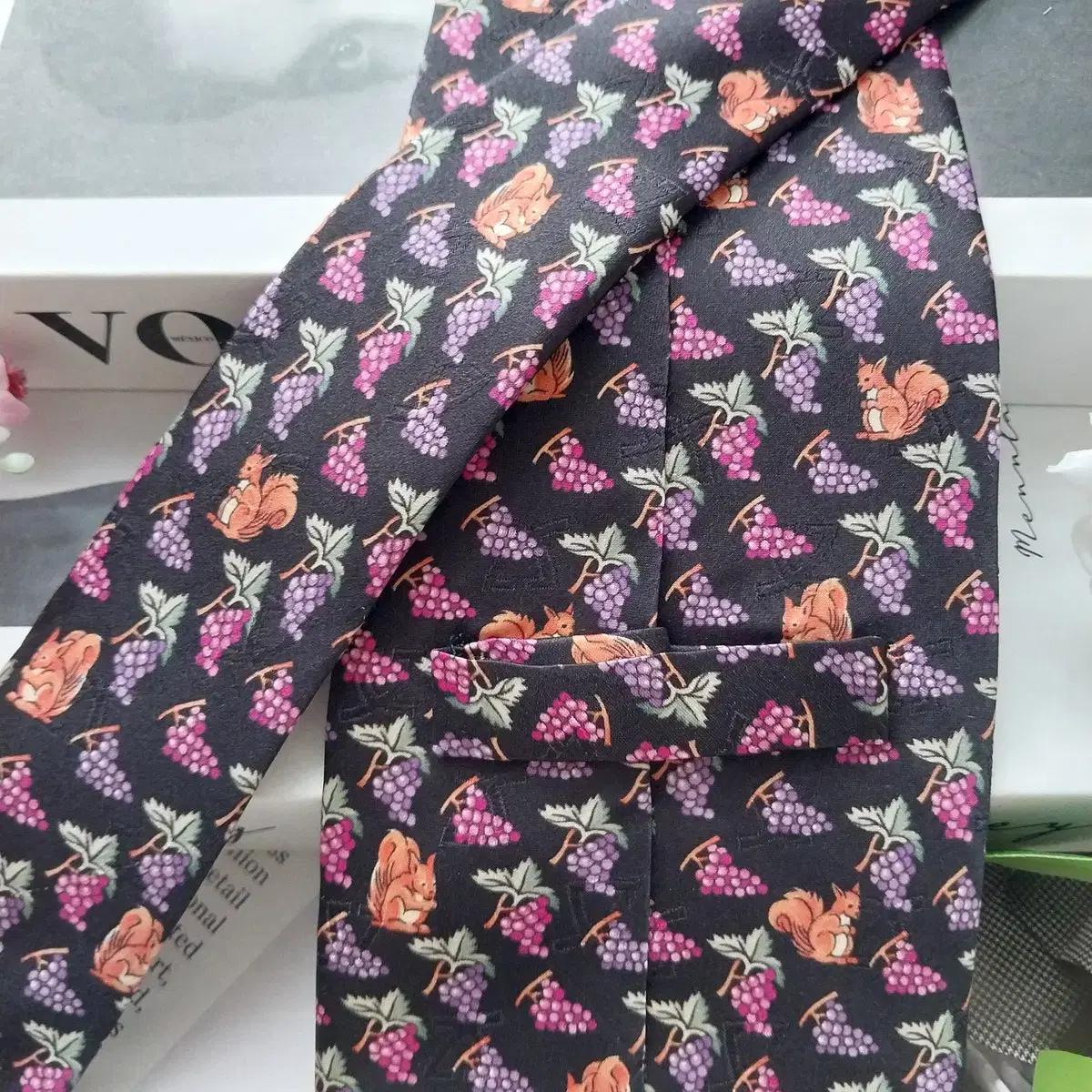 레오나드 실크 포도 다람쥐 모티브 넥타이 9.5cm A+등급 K2092 9