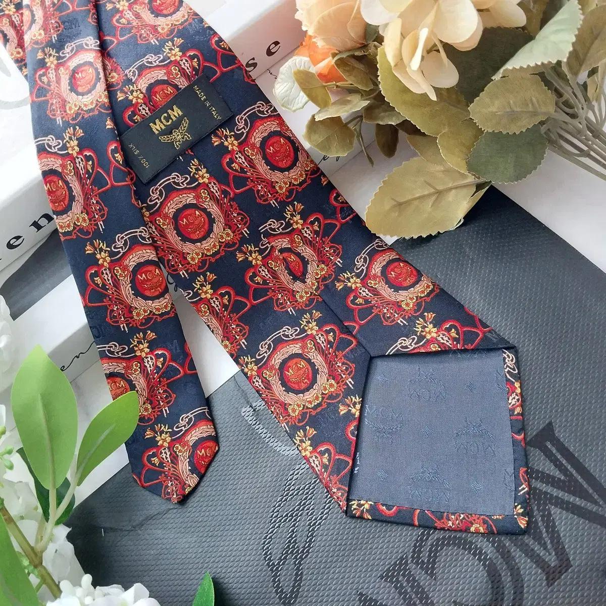 MCM 실크 블랙 레드&amp;옐로 패턴 넥타이 9.5cm A+등급 K1435 9
