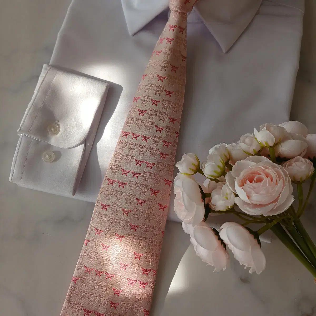 MCM 실크 핑크 로고 자카드 넥타이 9.3cm A+등급 A19201 5