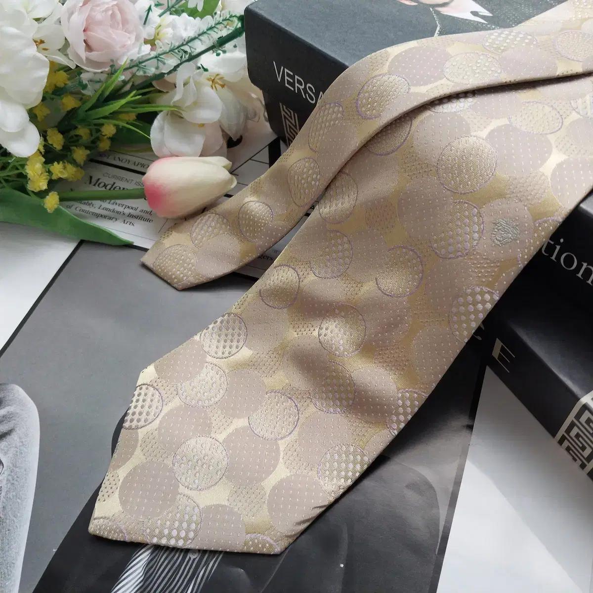 베르사체 실크 골드 서클 패턴 넥타이 9.5cm A+등급 K950 3