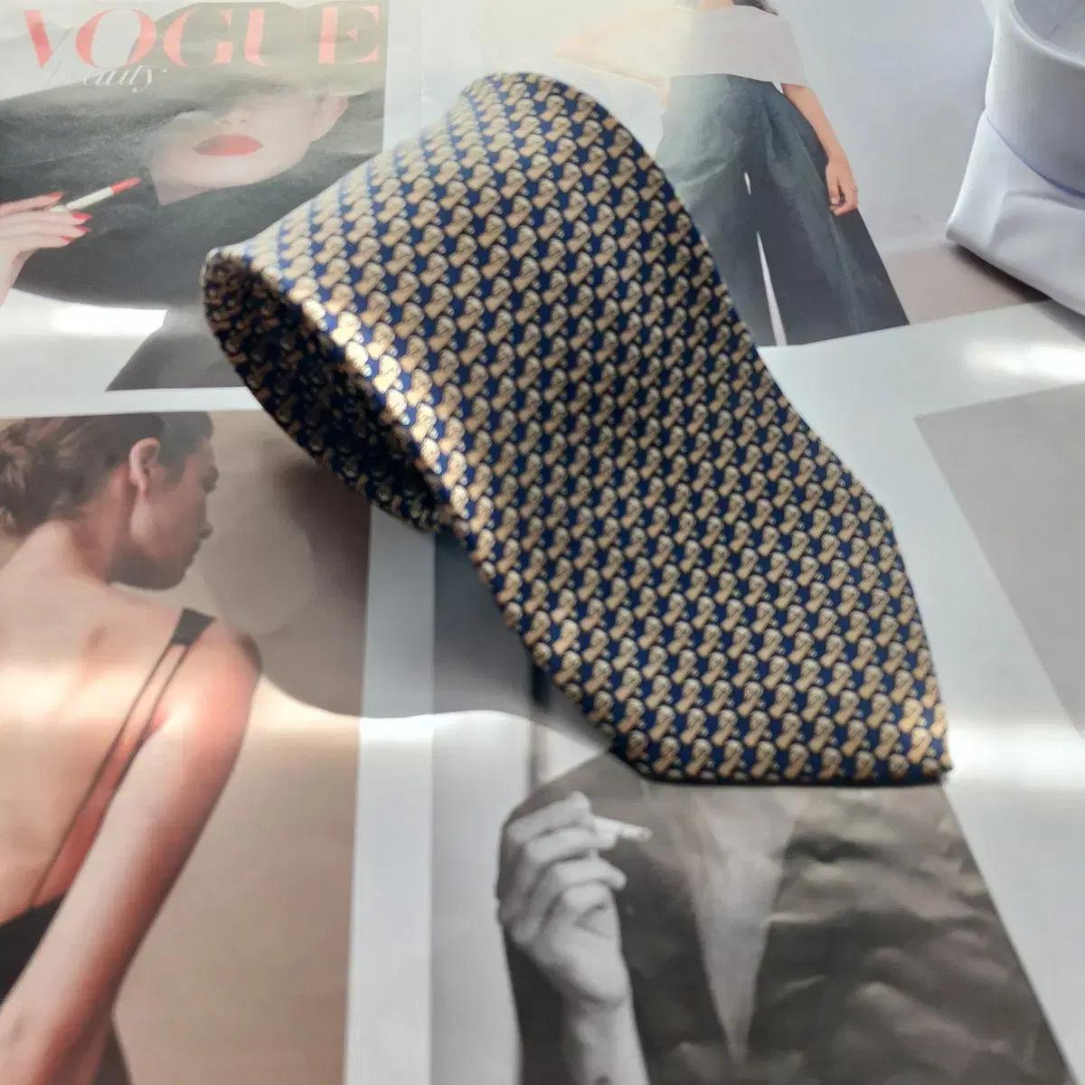 던힐 실크 패턴 넥타이 9.1cm A+등급 A18329 2