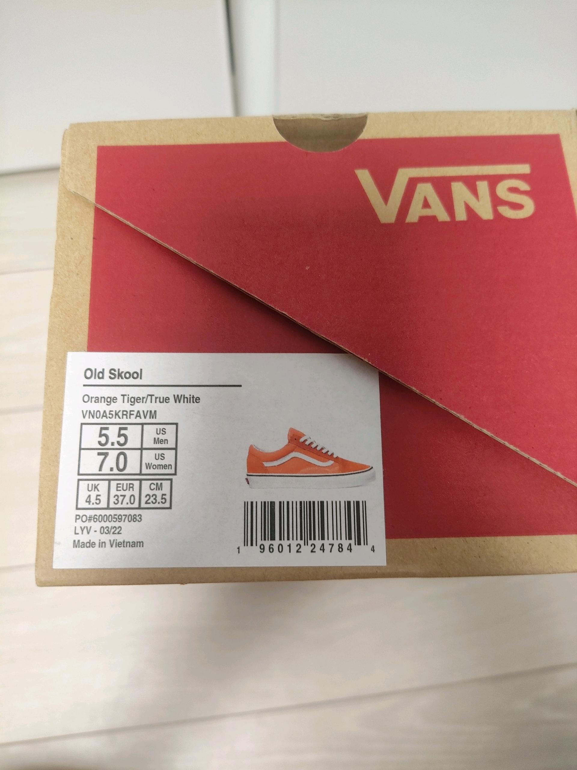 새상품 반스 올드스쿨 235  9