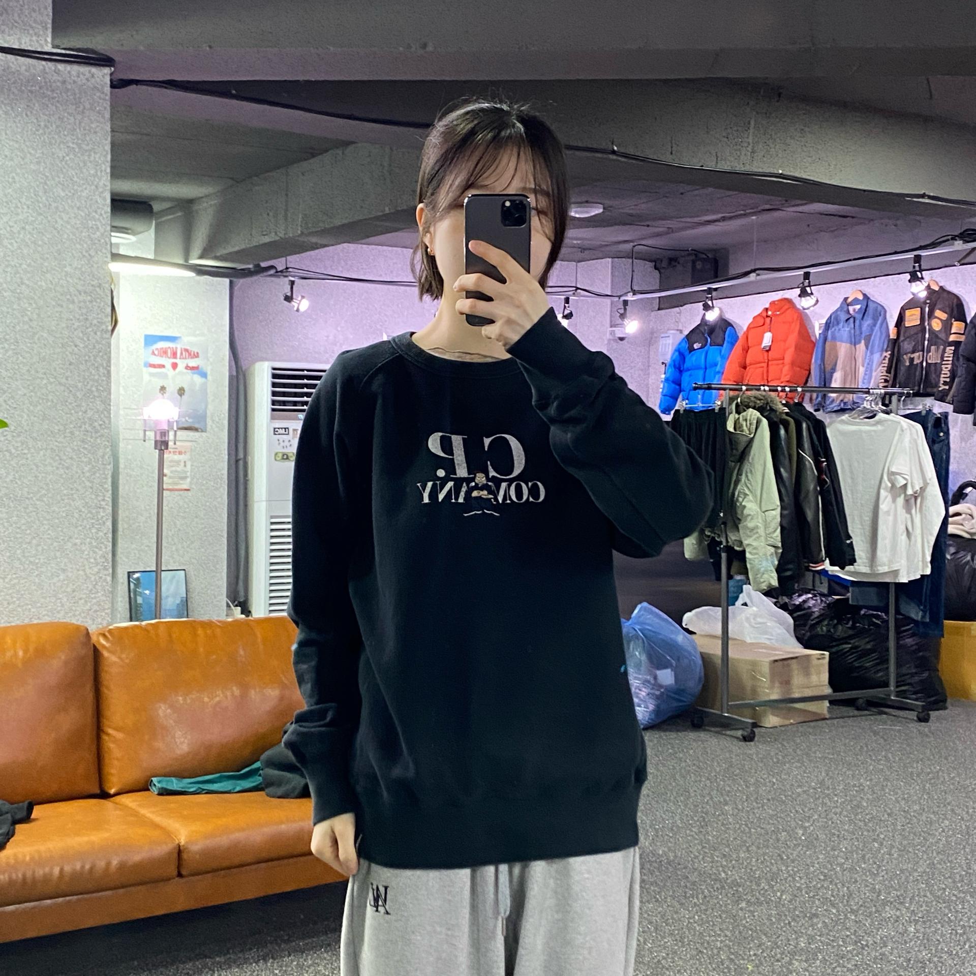 cp 컴퍼니 빅로고 블랙 스웻셔츠 B4321 2