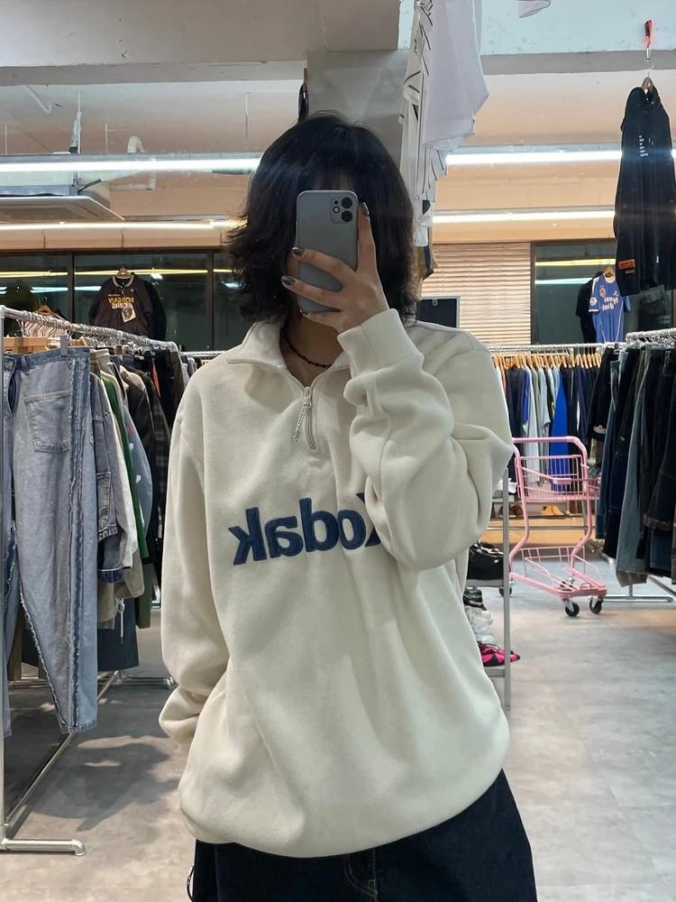 미디움 코닥 라이트그레이 네이비 빅패치로고 하프집업 플리스 후리스 2