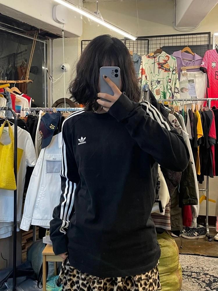 100 아디다스 오리지널스 오버핏 블랙 맨투맨 티셔츠 2