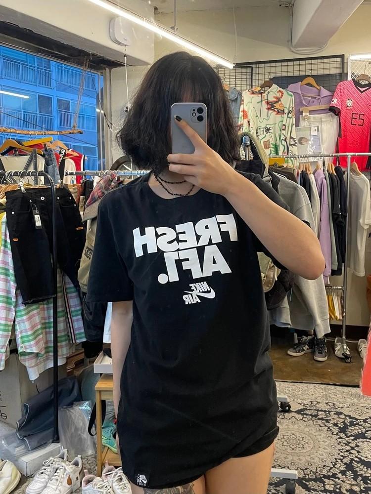 미디움 나이키 에어포스1 블랙 반팔 티셔츠 2