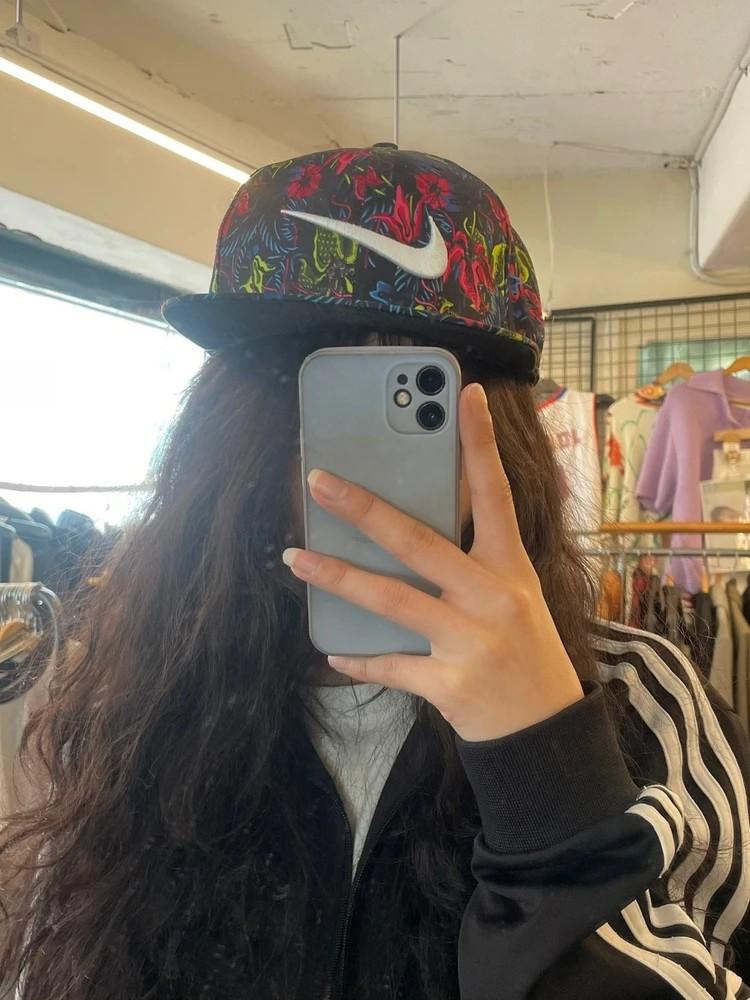 os 나이키 플라워패턴 스냅백 모자 스우시 2
