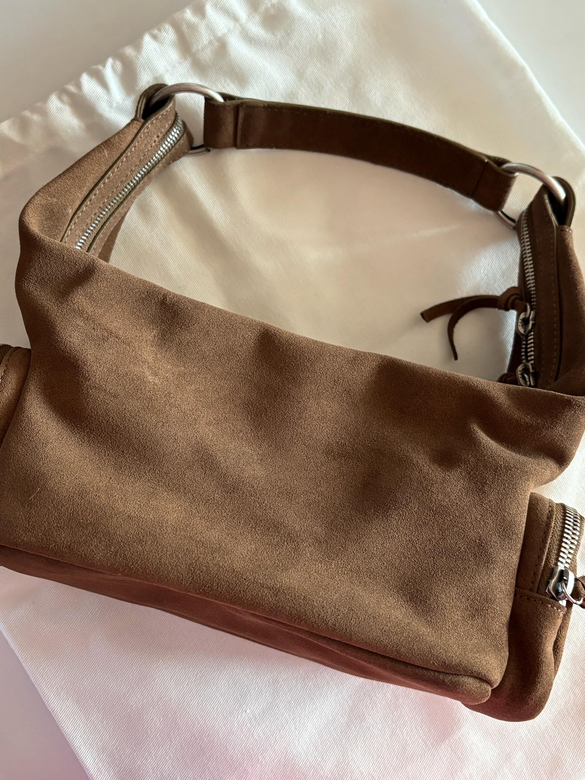 마지셔우드 CITY HOBO EW MINI_cappuccino suede 3