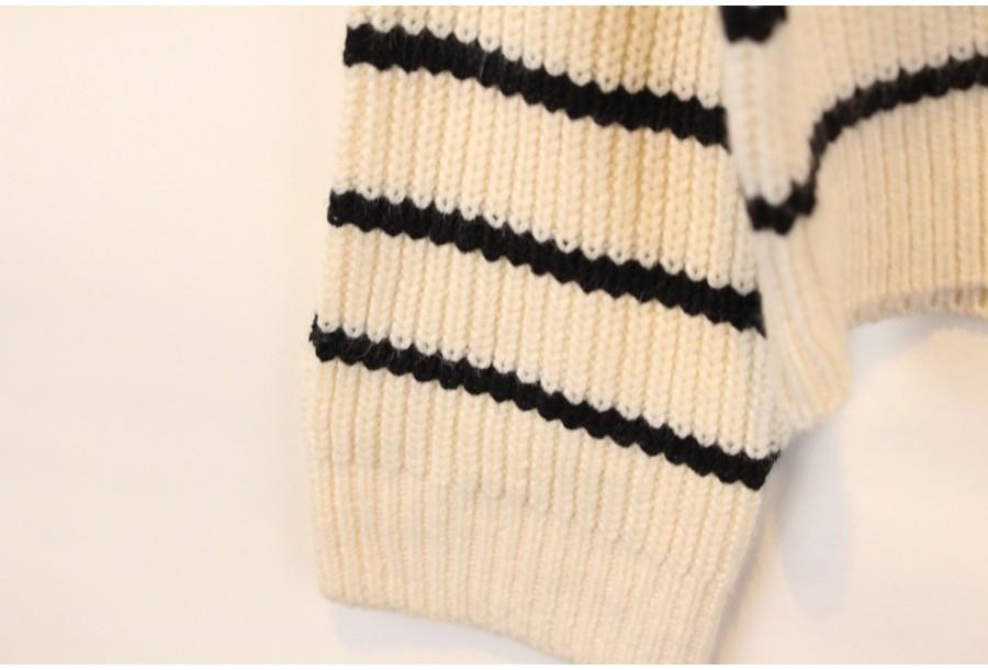 (90% 할인) SHEIN Acryl poly stripe pattern zipup kni 8