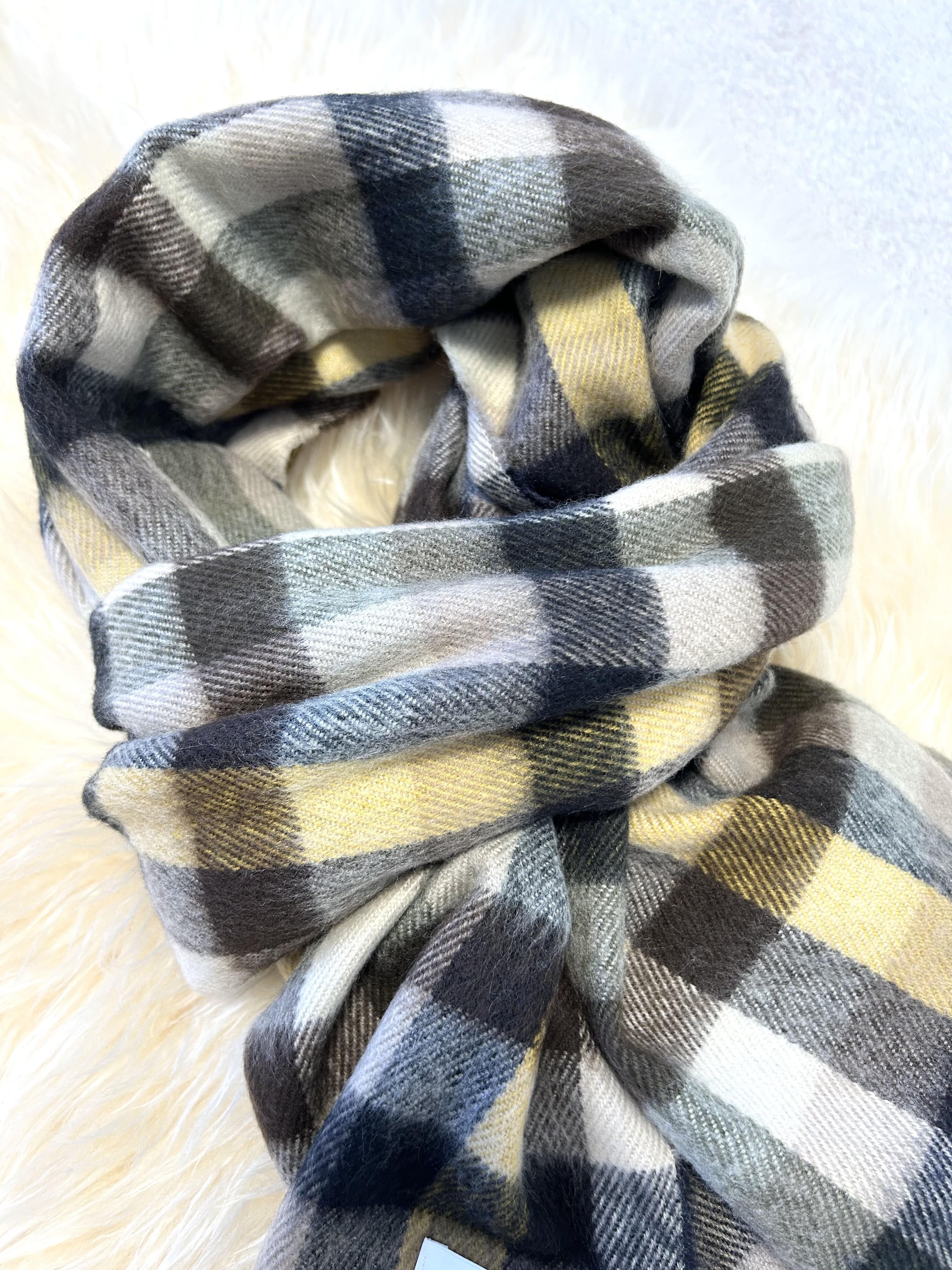 Borny check pattern muffler 2