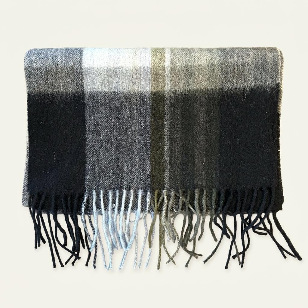 JPN wool85% Grey check pattern Muffler 1