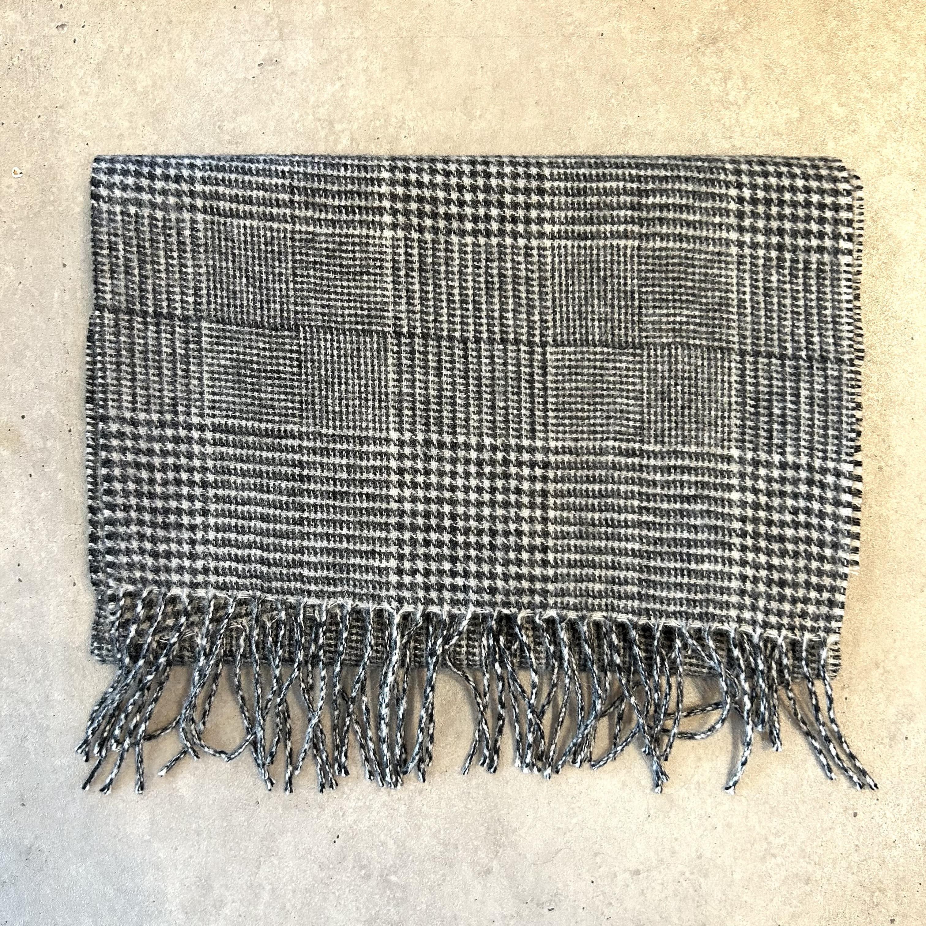 JPN wool100% hound tooth check Muffler 2