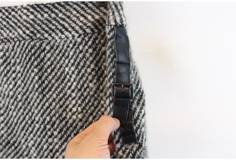(90% 할인) LAUTREAMONT 로트레아몽 black strap skirt 7