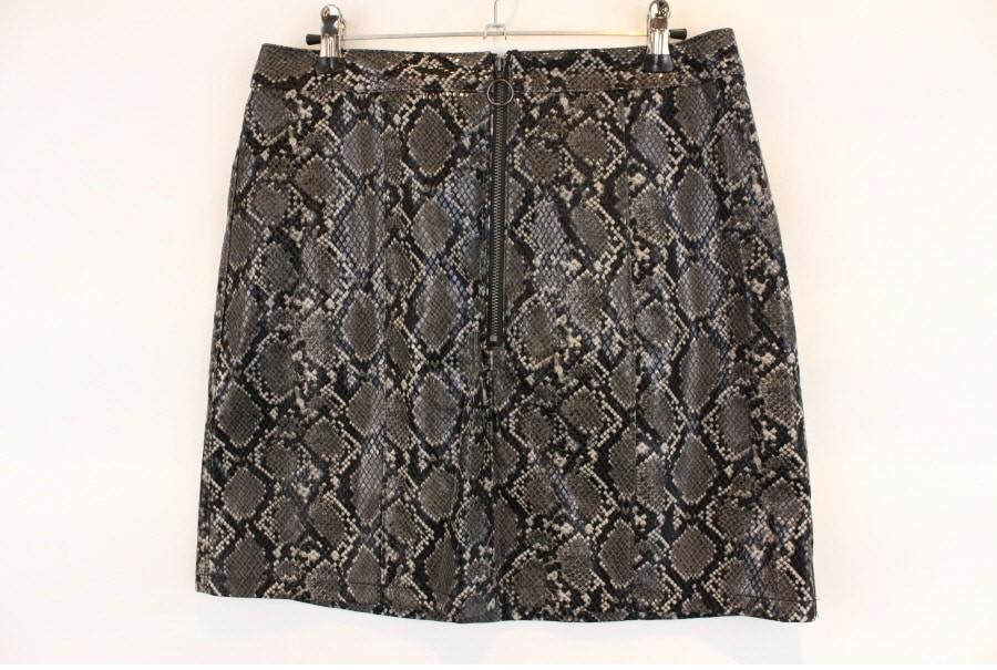 (89% 할인) GU animal pattern fake leather shot skirt 2