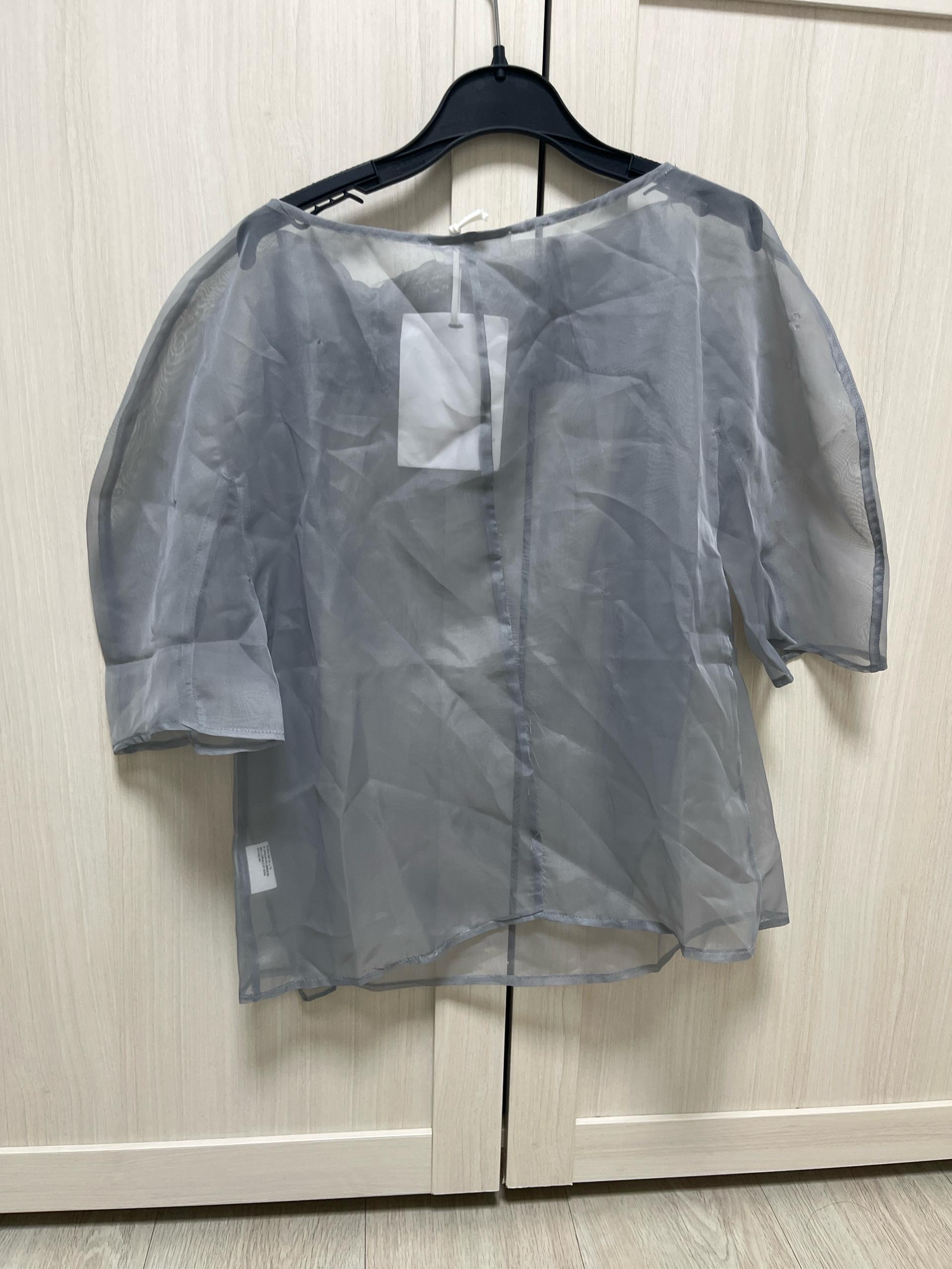 아모멘토 시스루 블라우스 knotted collar top grey 차정원 착용 9