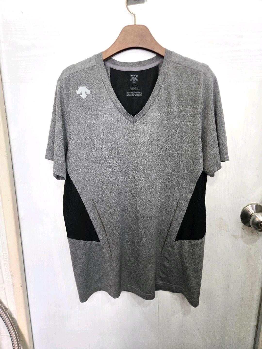 105,XL)) DESCENTE 데상트 브이넥 반팔티셔츠  2