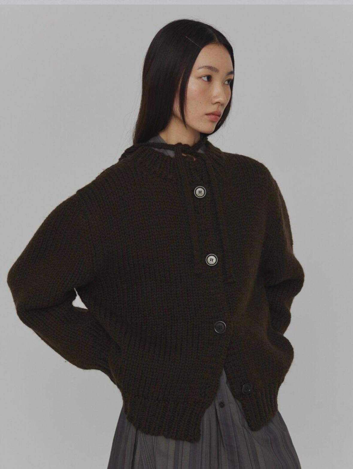 아모멘토 HAND KNITTED CARDIGAN에크루 컬러  6