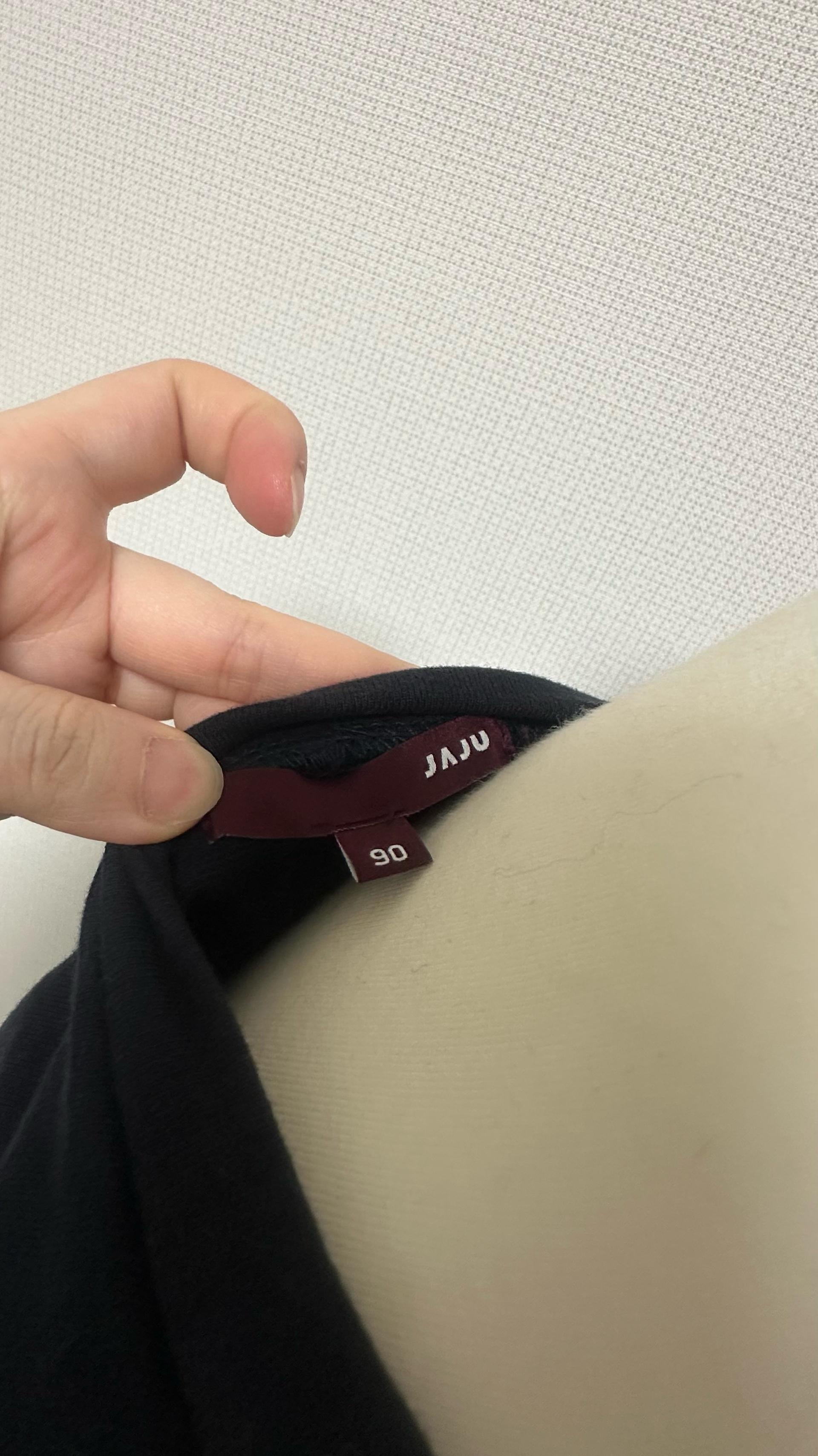 자주 검정티셔츠 90 4