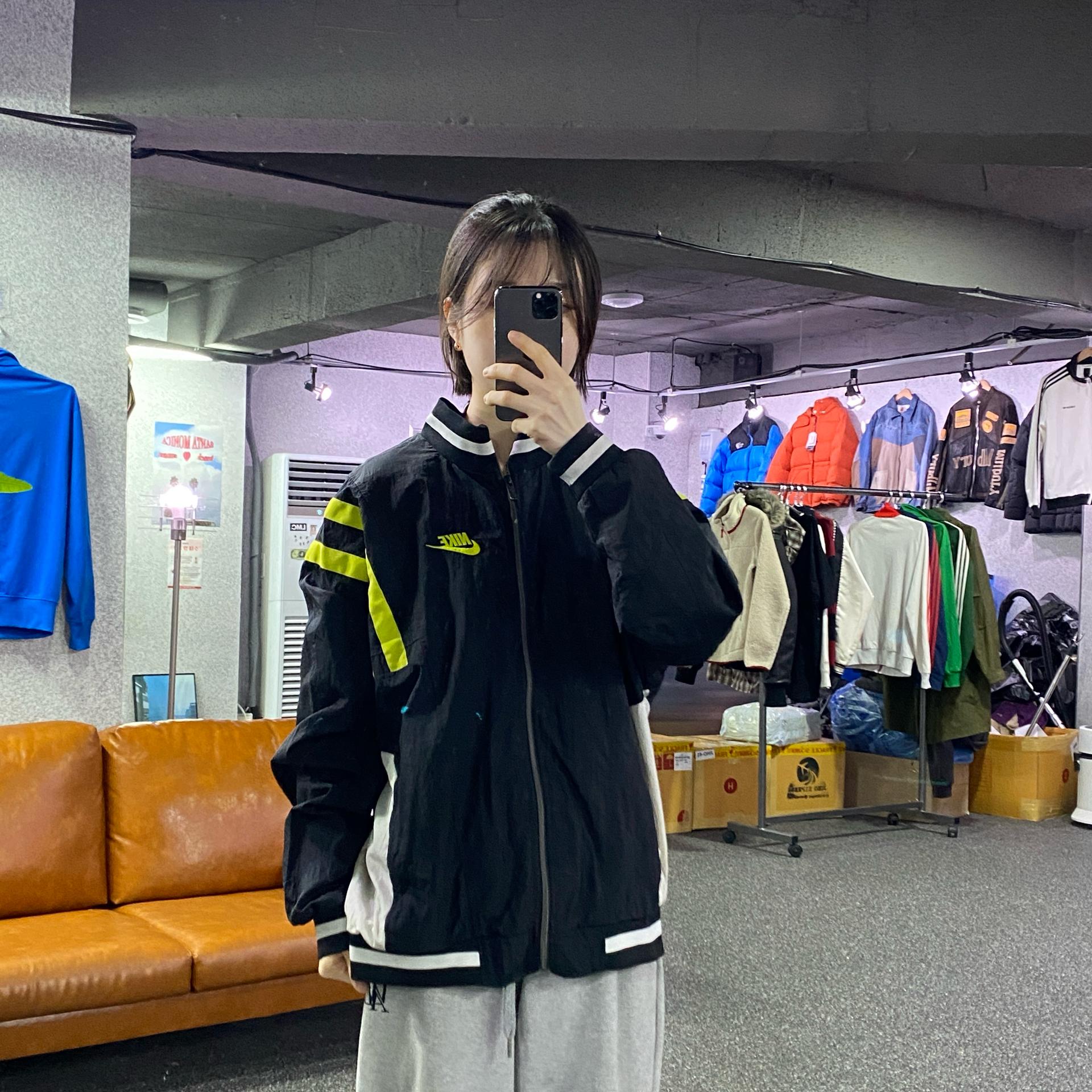 나이키 퓨추라 네온 올드스쿨 바람막이 B4361 2