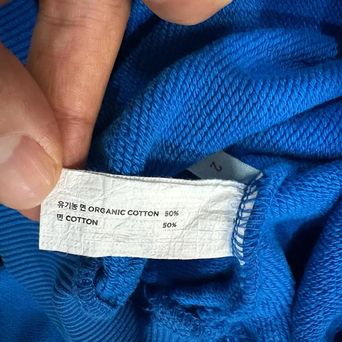 핸즈아이즈하트 하이넥 맨투맨 6
