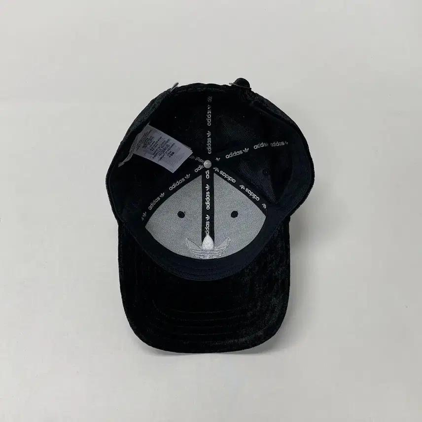 아디다스 벨루어 볼캡 모자 4
