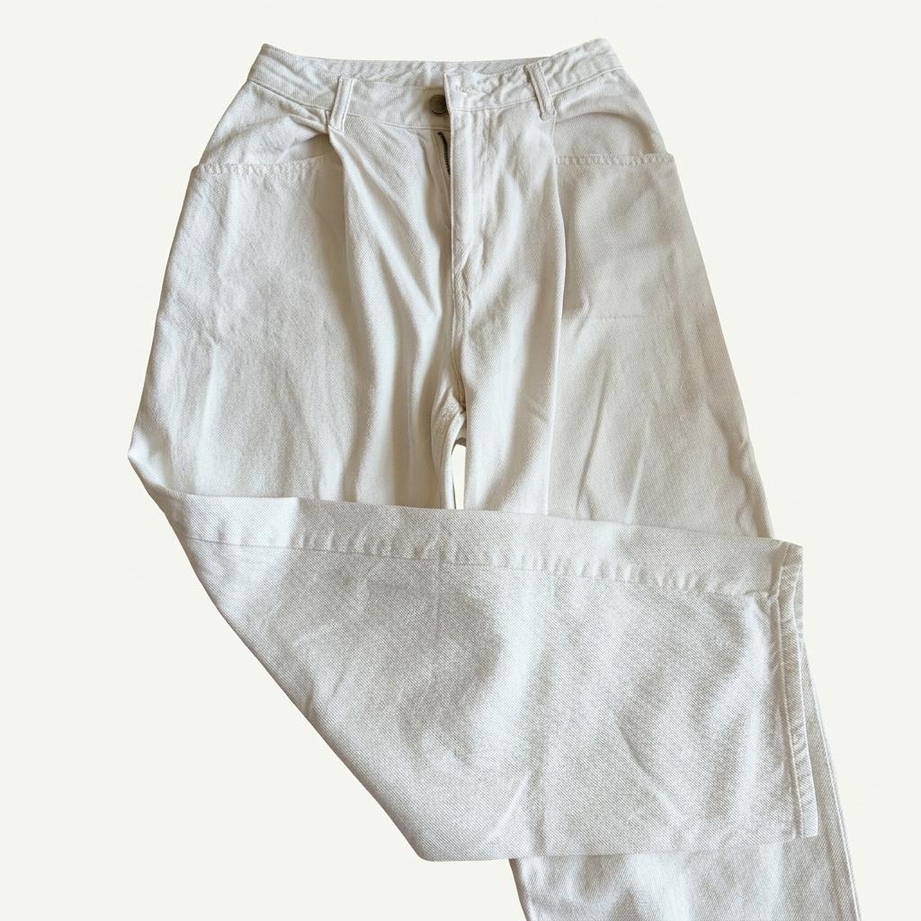 에잇세컨즈 여성 화이트 면바지 1