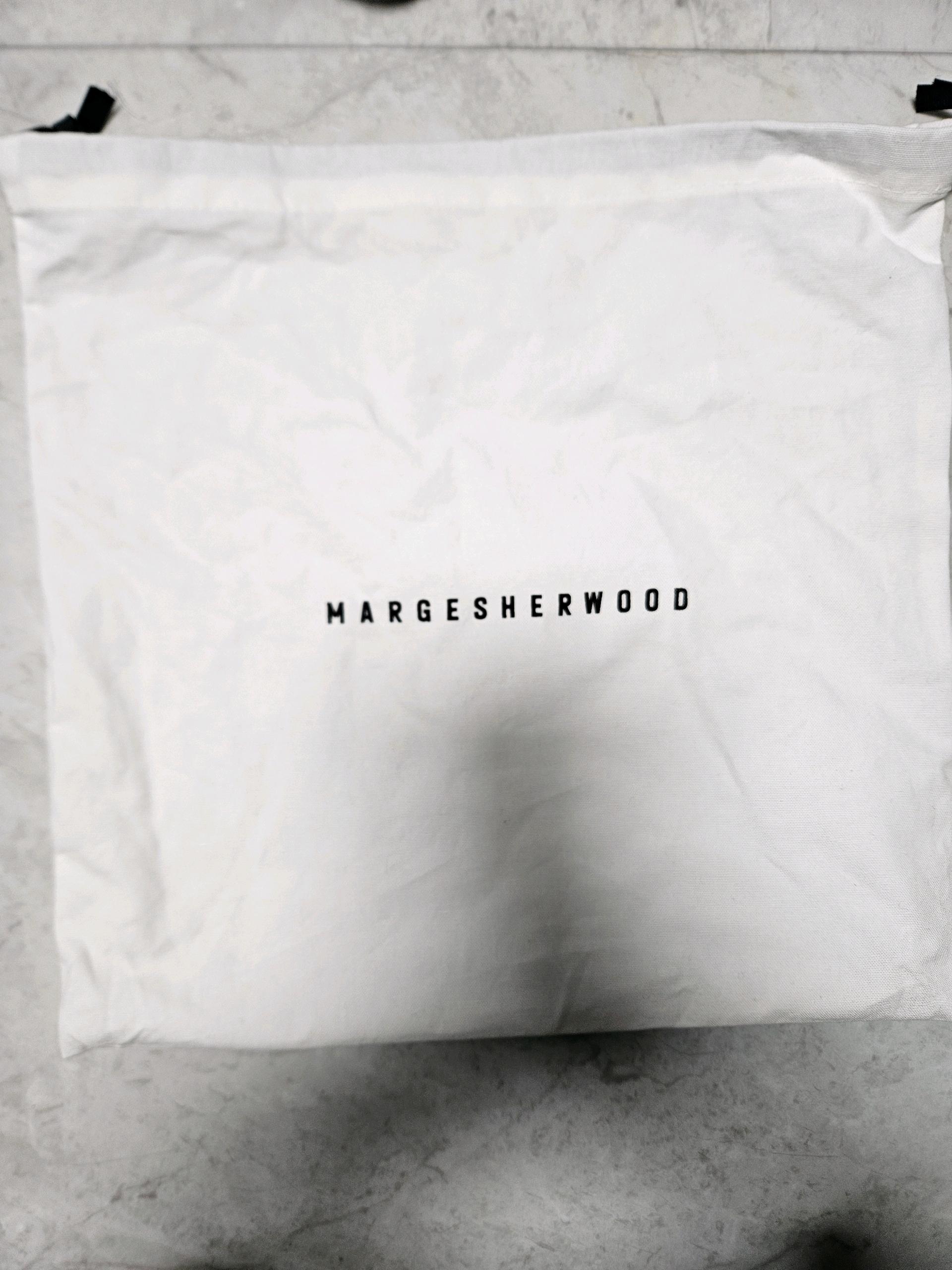 마지셔우드  bessette shoulder 4