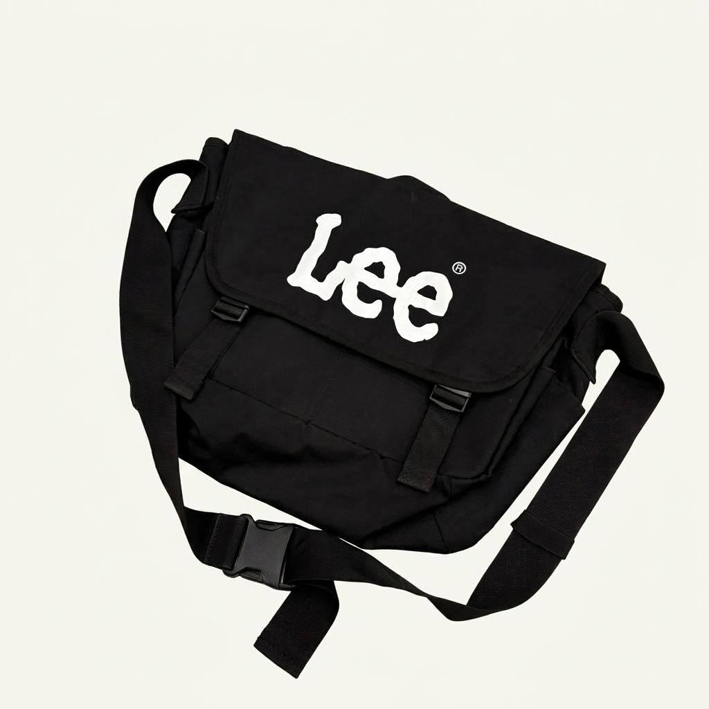 Lee 블랙 빅로고 크로스백 1